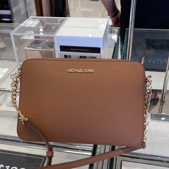 Michael Kors Jet Set Item Large East West Zip Crossbody Leather Luggage - Picture 5 of 16